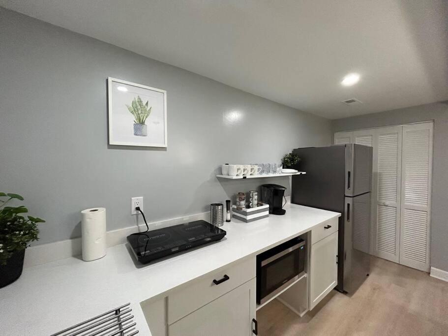 Comfy Lower Lvl Apt With Jetted Tub Near Uptown And Unc Charlotte Ngoại thất bức ảnh