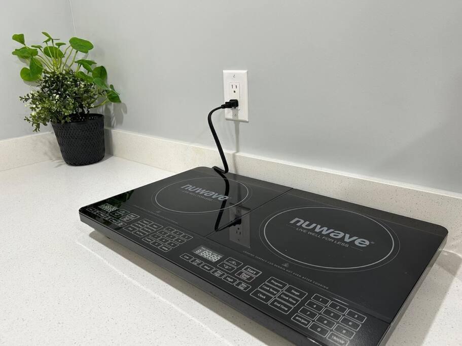 Comfy Lower Lvl Apt With Jetted Tub Near Uptown And Unc Charlotte Ngoại thất bức ảnh