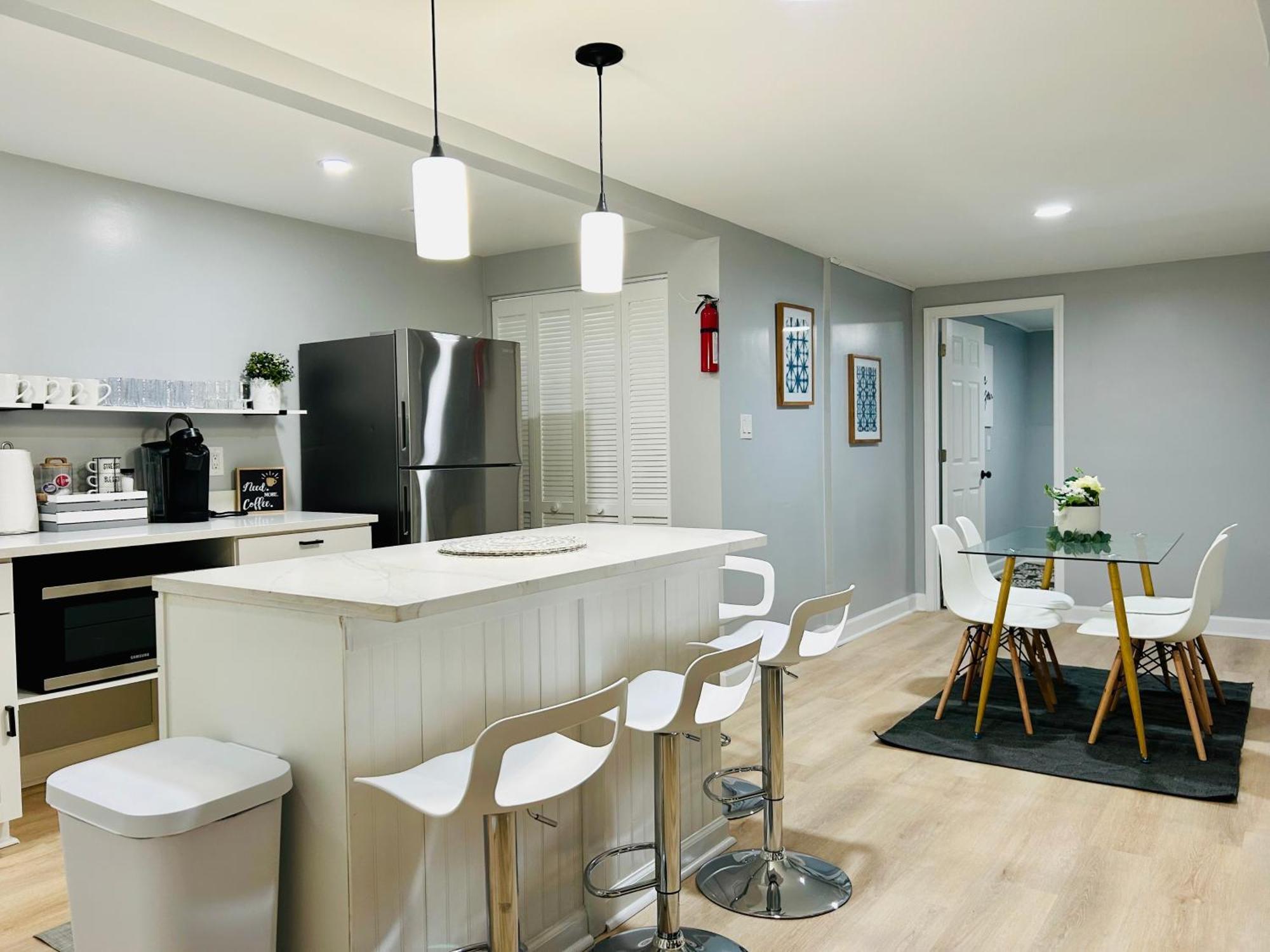 Comfy Lower Lvl Apt With Jetted Tub Near Uptown And Unc Charlotte Ngoại thất bức ảnh