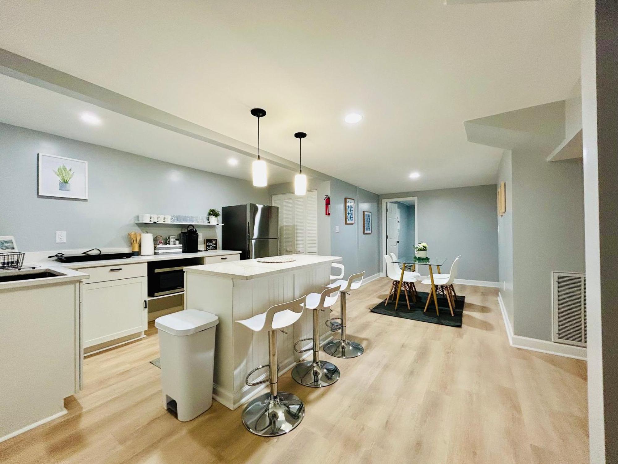 Comfy Lower Lvl Apt With Jetted Tub Near Uptown And Unc Charlotte Ngoại thất bức ảnh