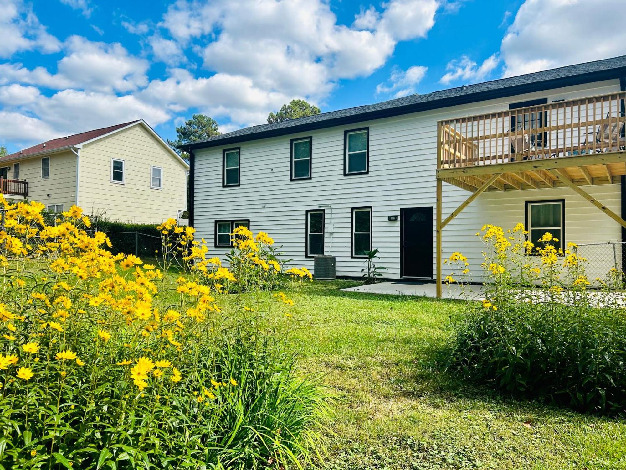 Comfy Lower Lvl Apt With Jetted Tub Near Uptown And Unc Charlotte Ngoại thất bức ảnh