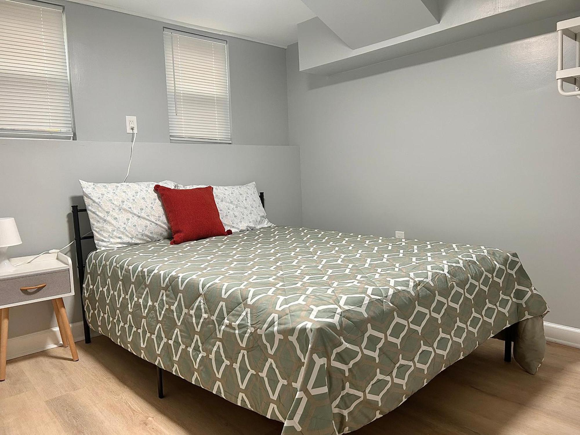 Comfy Lower Lvl Apt With Jetted Tub Near Uptown And Unc Charlotte Ngoại thất bức ảnh