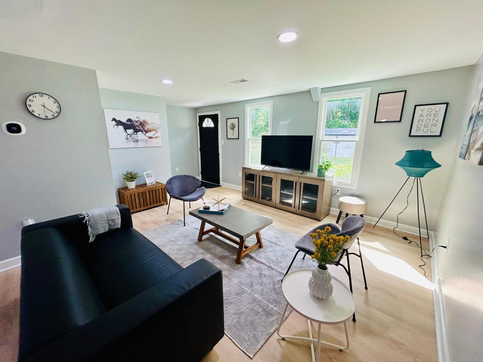 Comfy Lower Lvl Apt With Jetted Tub Near Uptown And Unc Charlotte Ngoại thất bức ảnh