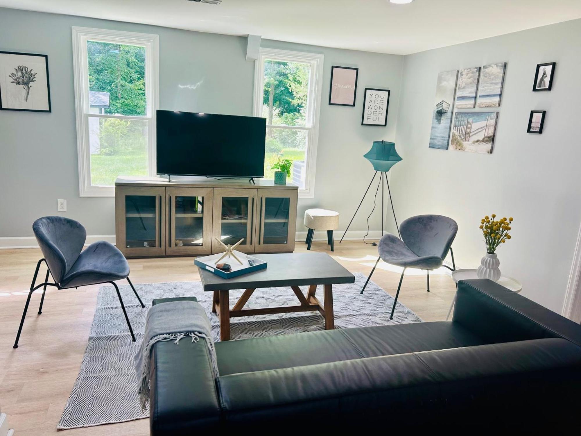Comfy Lower Lvl Apt With Jetted Tub Near Uptown And Unc Charlotte Ngoại thất bức ảnh